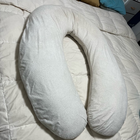 Pregnancy pillow for sale. - Picture 2 of 2